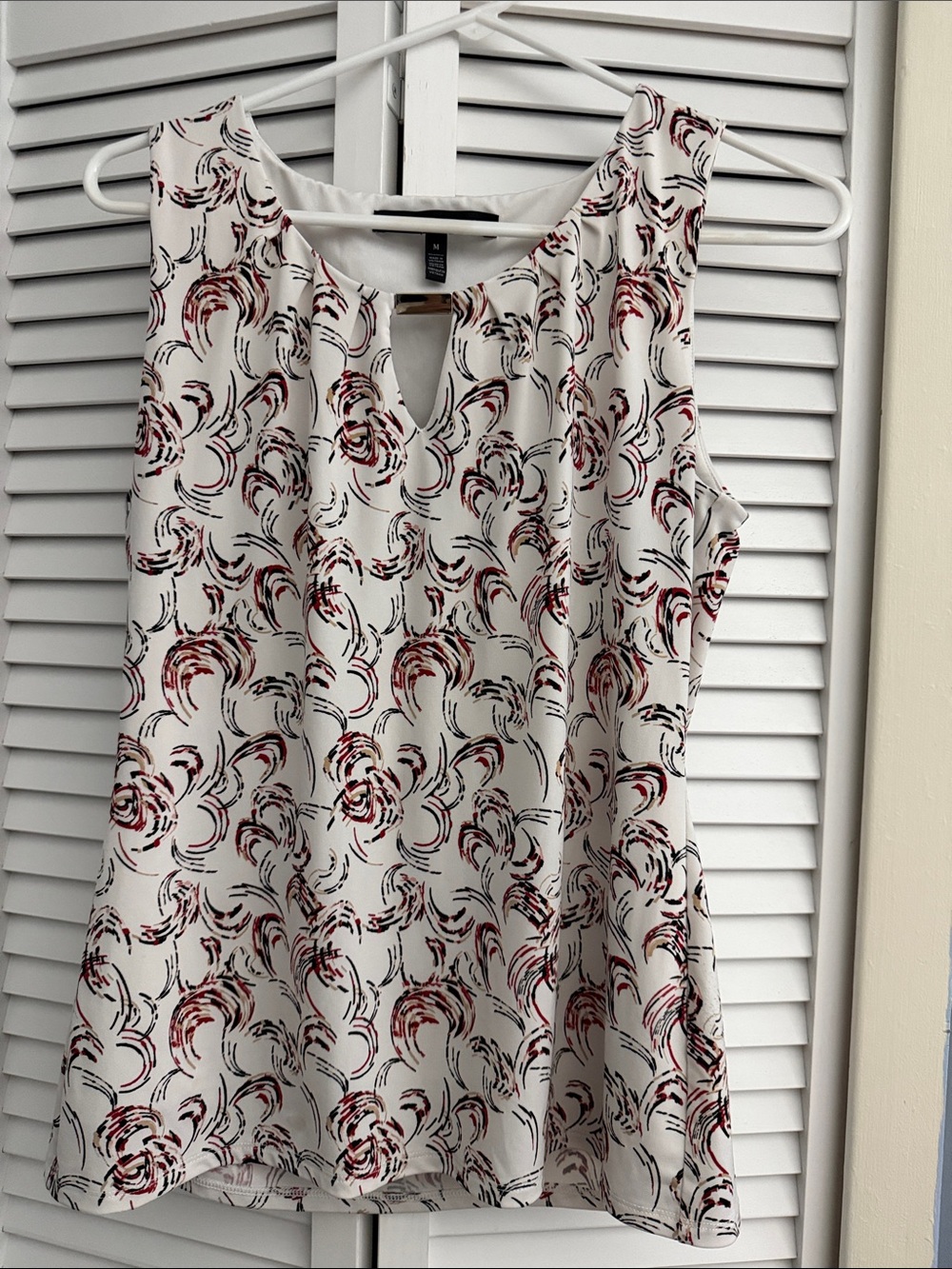 Sleeveless White Floral-Pattern Women's Top